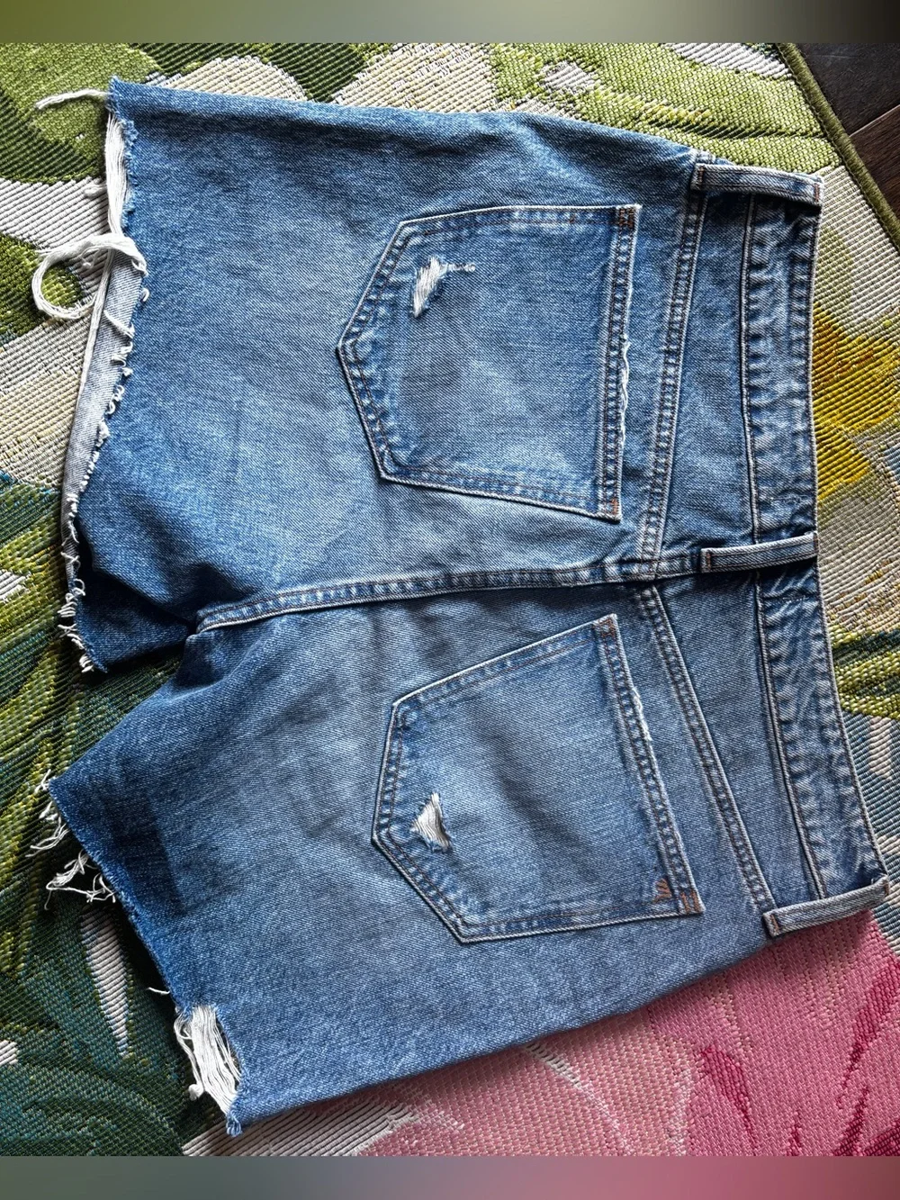 Madewell Distressed Slouch Denim Shorts - med Length size 27 baggy look slouch